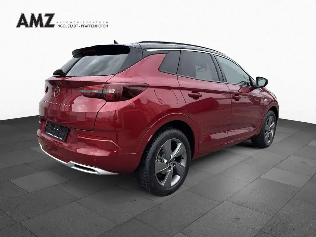 Gebraucht Opel Grandland X Ultimate 131 PS (96 kW) 2024 Lackierung bright red/metallic SUV