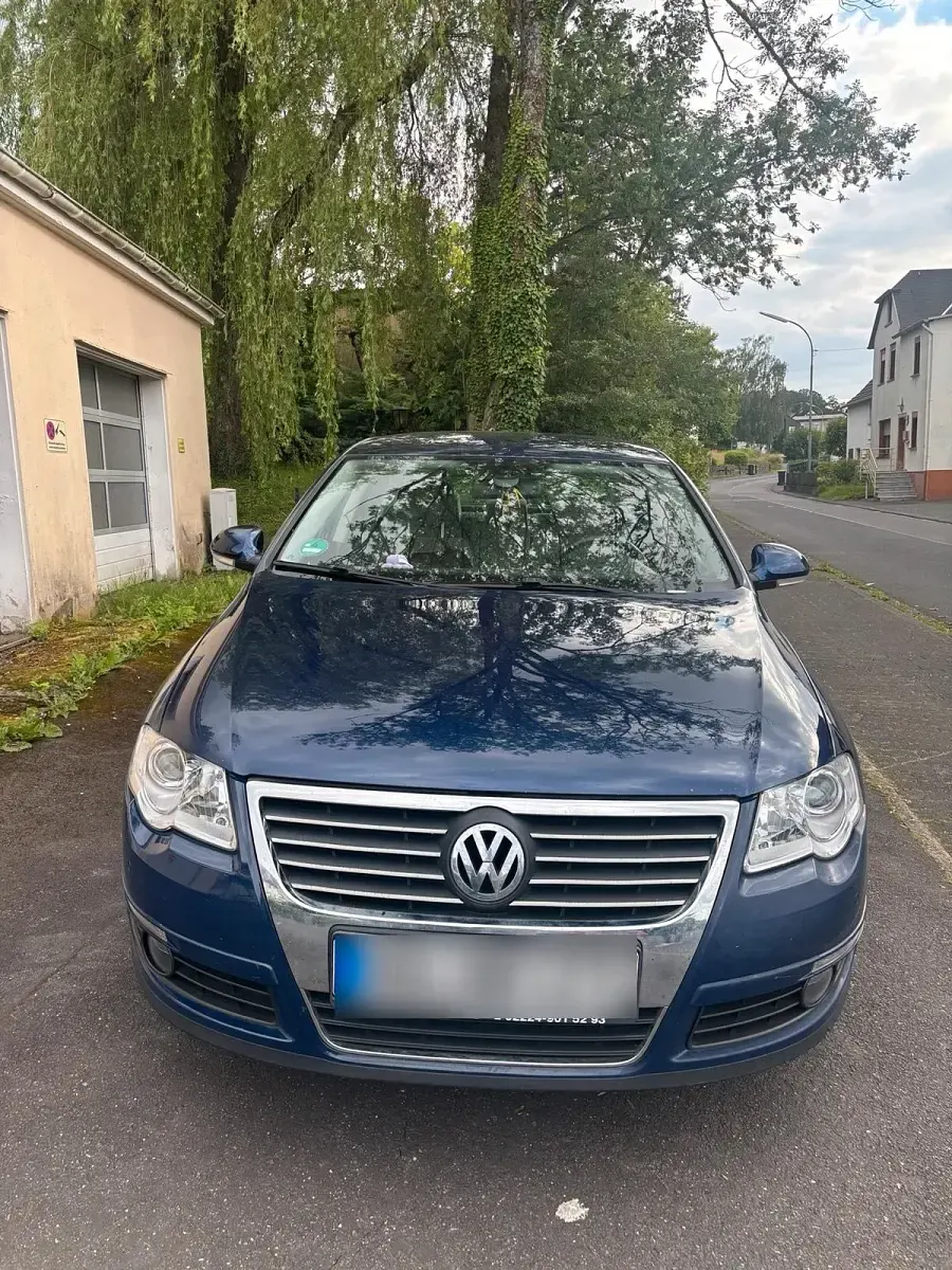 Gebraucht VW Passat 116 PS (85 kW) 2005 Blau Limousine