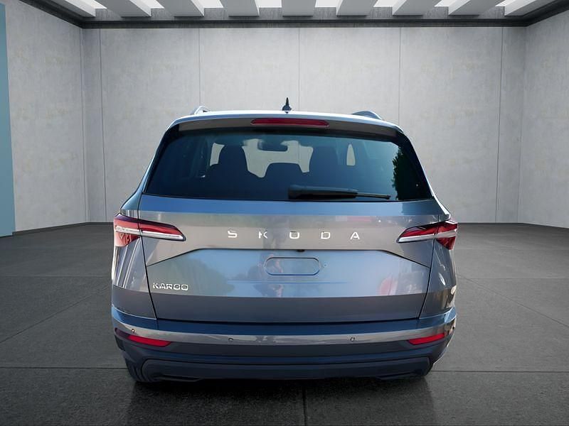 Grau Neu 2025 Skoda Karoq SUV | 33.849 € (Fairer Preis) - Bild 1/4