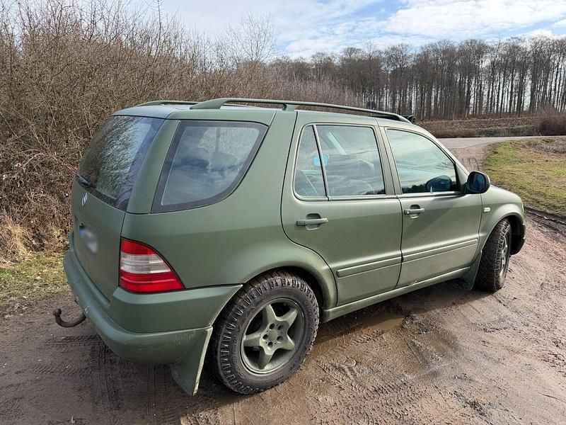 Gebraucht Mercedes ML230 150 PS (110 kW) 1999 Grün SUV