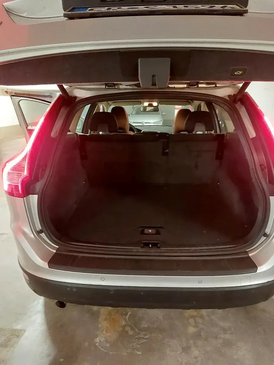 Używany Volvo XC60 163 KM (119 kW) 2013 Szary SUV