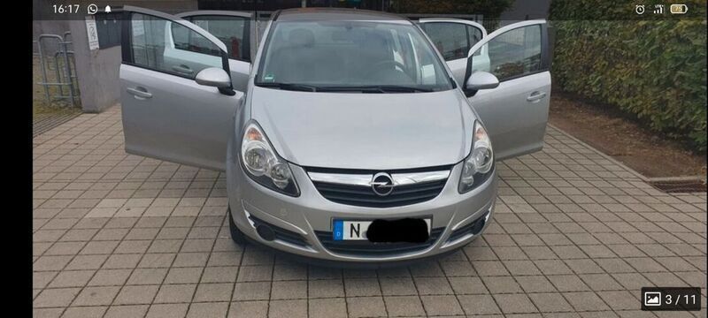 Silber Gebraucht 2010 Opel Corsa Edition Limousine | 2.600 € - Bild 1/4