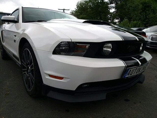 Gebraucht Ford Mustang GT 305 PS (224 kW) 2009 Weiß Coupé