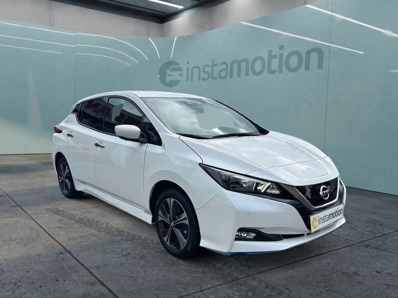Weiß Gebraucht 2021 Nissan Leaf N-Connecta Kleinwagen | 22.490 € (Teuer) - Bild 1/4