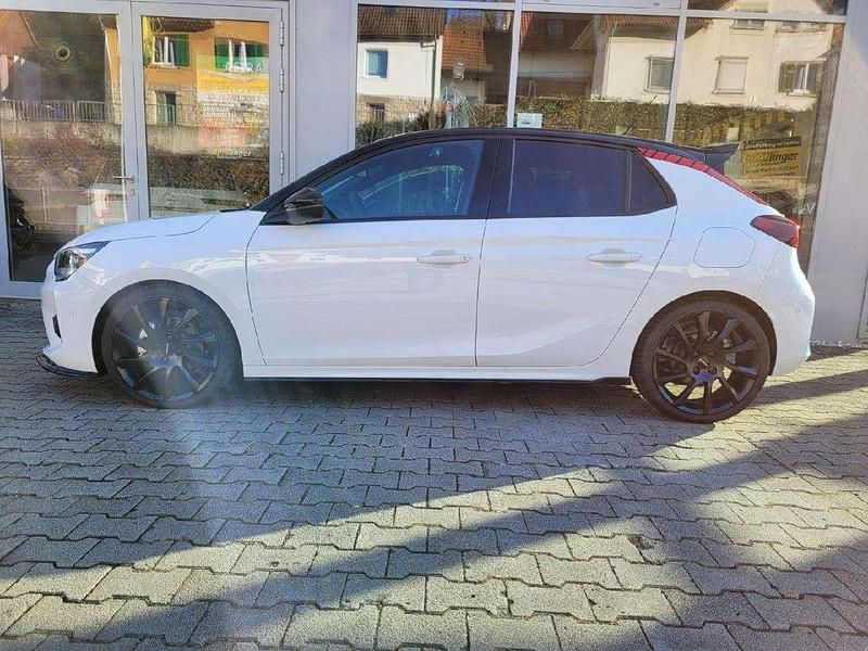 Jadeweiß Gebraucht 2022 Opel Corsa GS Line Limousine | 24.990 € - Bild 1/4