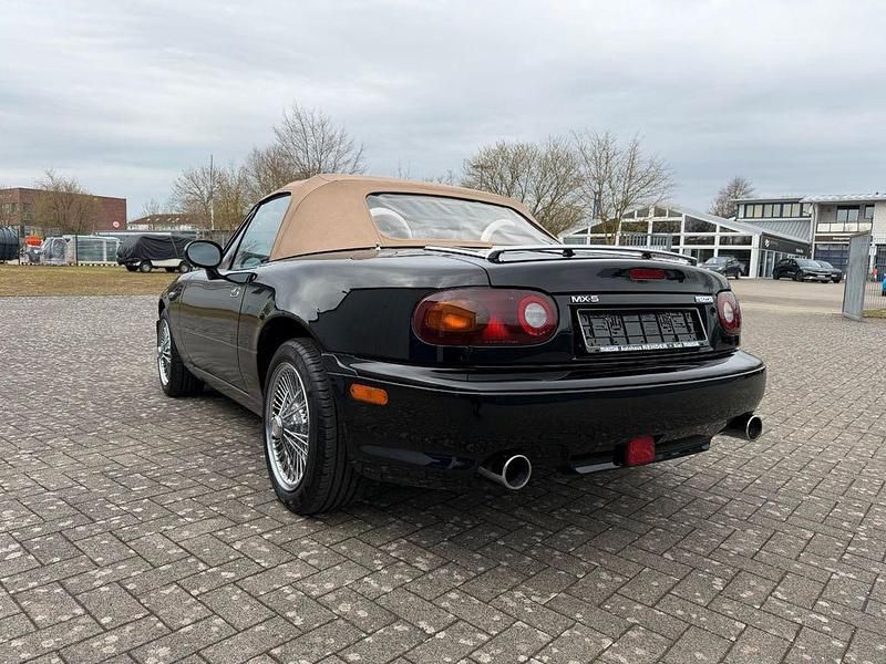 Second-hand Mazda MX5 116 CP (85 kW) 1993 Negru Cabrio