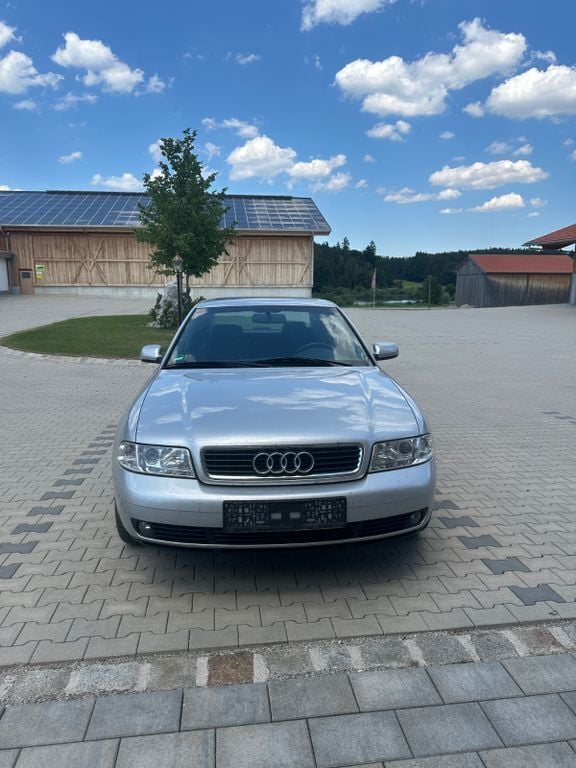 Silber Gebraucht 2000 Audi A4 Limousine | 6.000 € - Bild 1/4