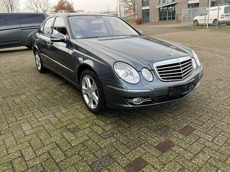 Gebraucht Mercedes E500 387 PS (284 kW) 2008 Grau Limousine