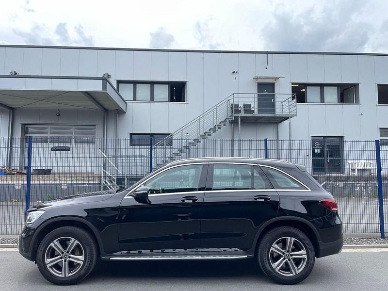 Gebraucht Mercedes GLC220 194 PS (142 kW) 2019 Schwarz SUV