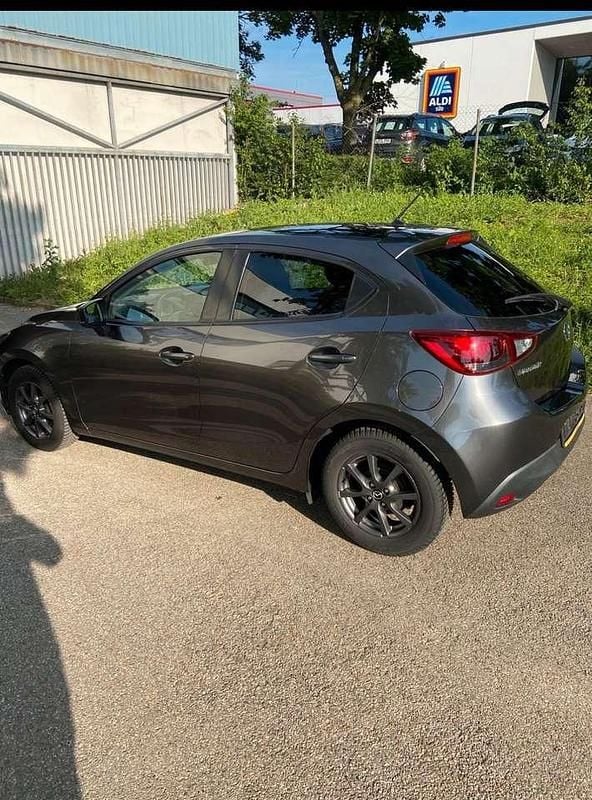 Gebraucht Mazda 2 Signature 75 PS (55 kW) 2018 Grau Kleinwagen