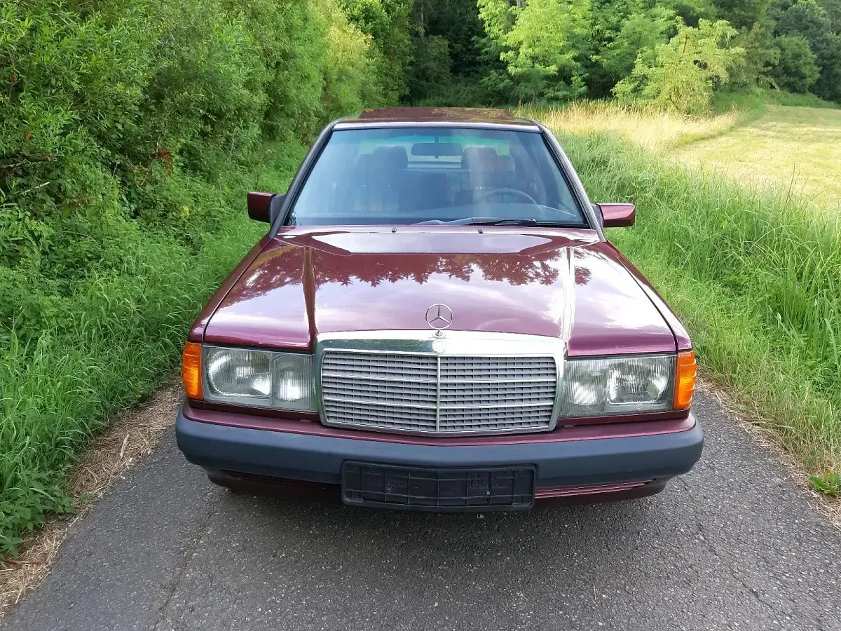 Gebraucht Mercedes 190 Avantgarde 109 PS (80 kW) 1992 Rot Limousine