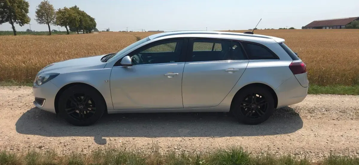 Gebraucht Opel Insignia Edition 140 PS (102 kW) 2017 Silber Kombi