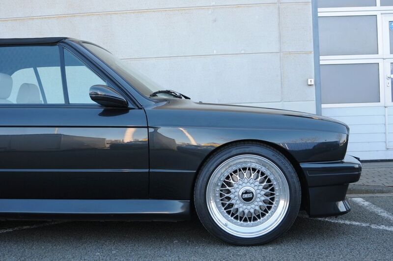 Schwarz Gebraucht 1991 BMW M3 Cabriolet Performance Cabrio | 99.500 € - Bild 1/4