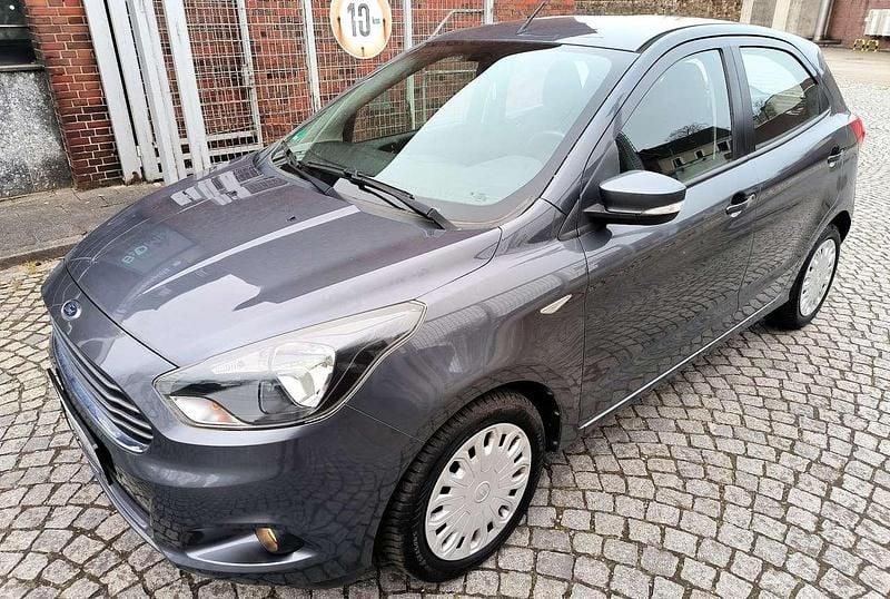 Gebraucht Ford Ka Trend 71 PS (52 kW) 2018 Grau Limousine