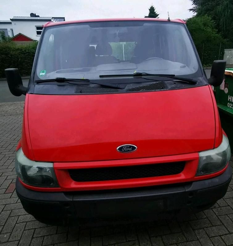Second-hand Ford Transit 86 CP (63 kW) 2000 Roșu Monovolum