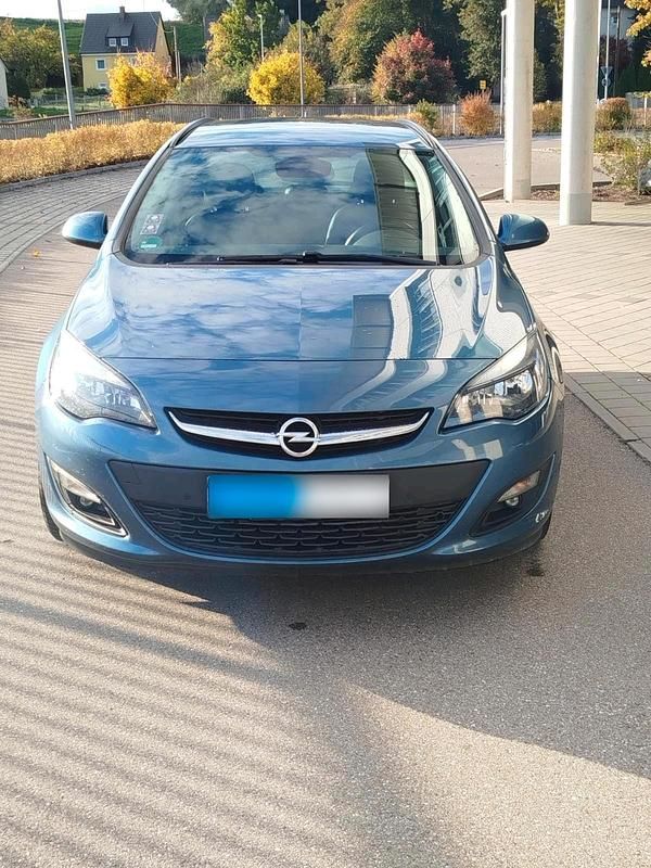 Gebraucht Opel Astra 140 PS (102 kW) 2015 Blau Kombi