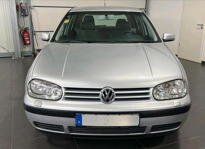 Grau Gebraucht 2002 VW Golf IV Limousine | 3.122 € (Etwas zu teuer) - Bild 1/4