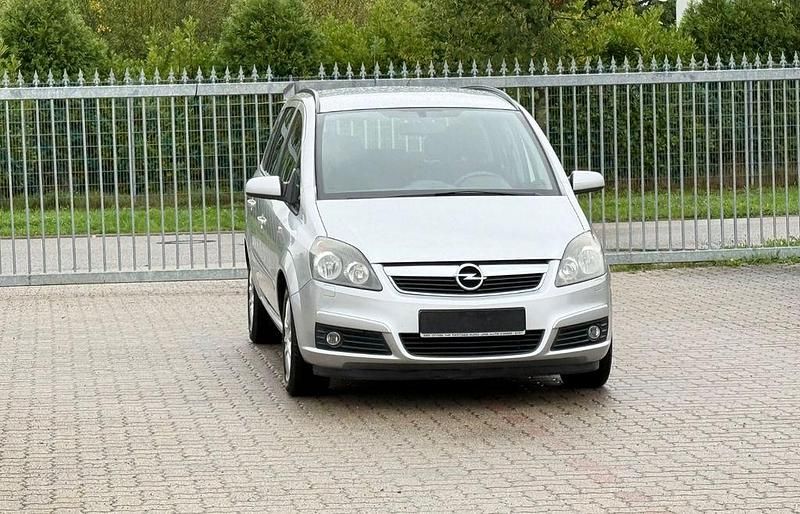 Silber Gebraucht 2007 Opel Zafira Edition Van / Kleinbus | 1.299 € (Superpreis) - Bild 1/4
