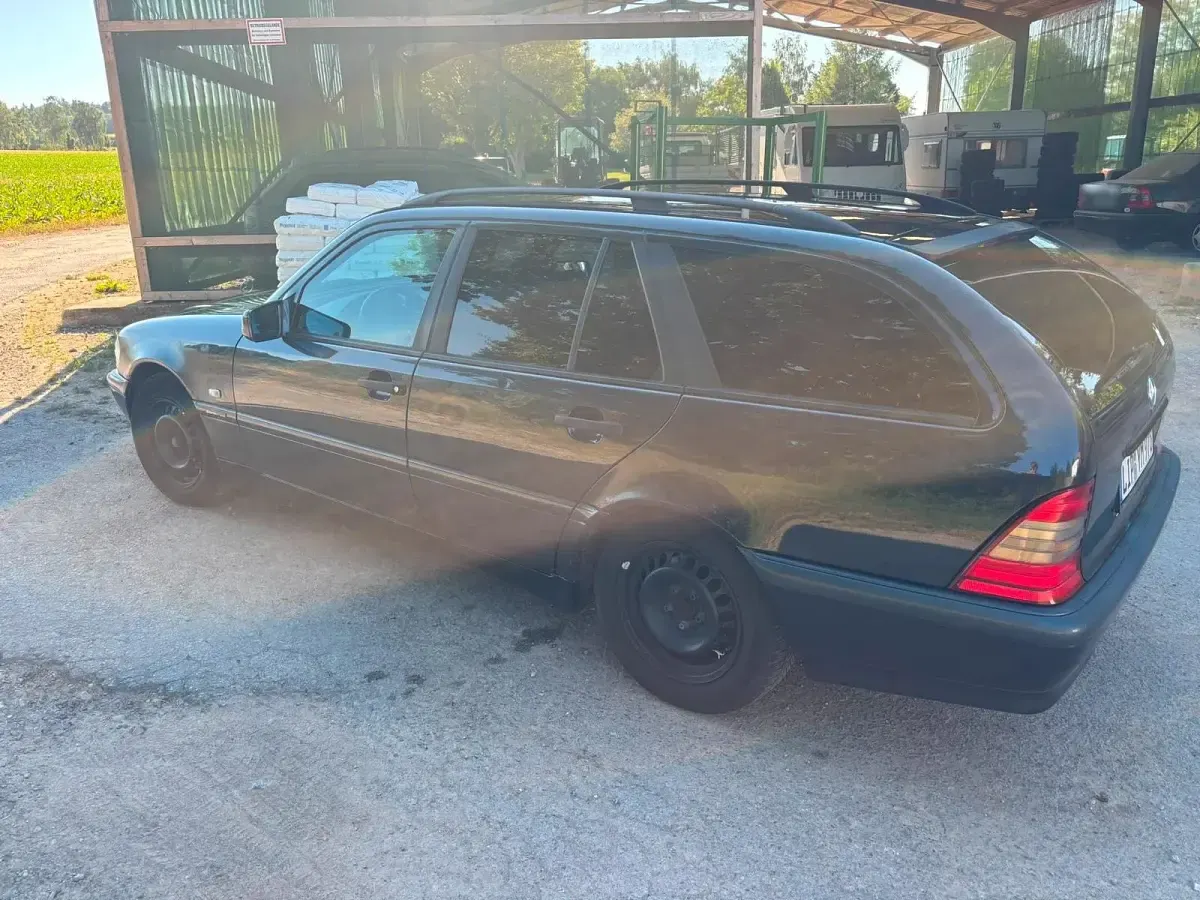 Gebraucht Mercedes C200 136 PS (100 kW) 2000 Schwarz Kombi