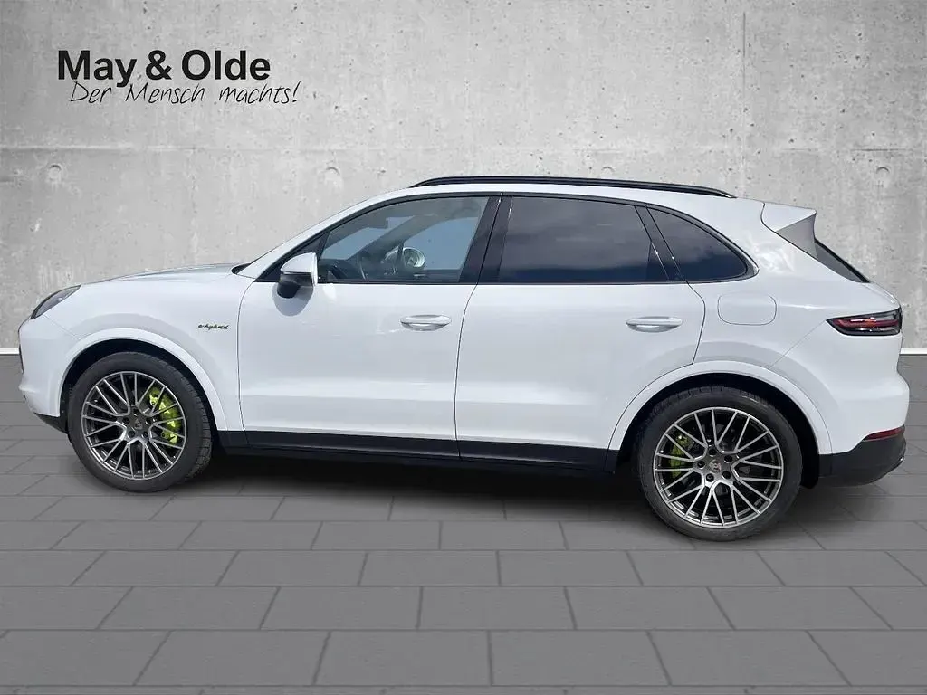 Gebraucht Porsche Cayenne E-Hybrid 462 PS (339 kW) 2022 Weiß SUV