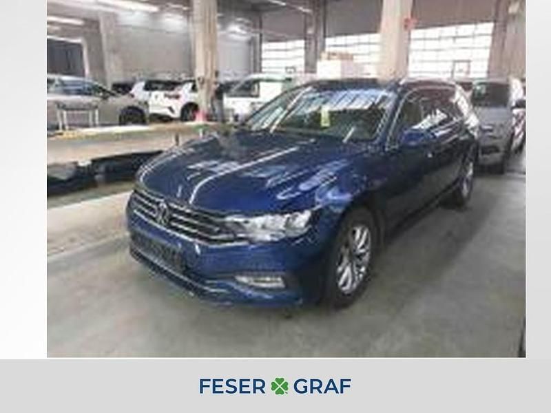 Aquamarinblau metallic Gebraucht 2023 VW Passat Business Kombi | 21.440 € (Guter Preis) - Bild 1/4