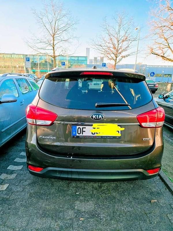Gebraucht Kia Carens EX 140 PS (102 kW) 2010 Braun Van / Kleinbus