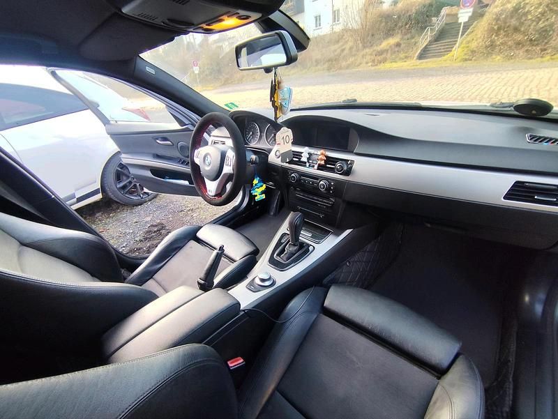 Gebraucht BMW 320 163 PS (119 kW) 2008 Weiß Kombi