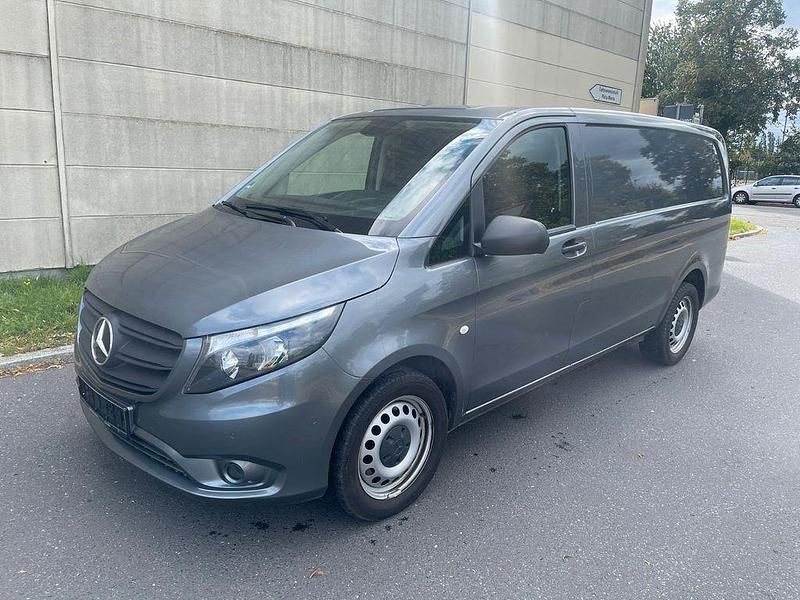 Grau Gebraucht 2020 Mercedes Vito Van / Kleinbus | 14.999 € (Superpreis) - Bild 1/4