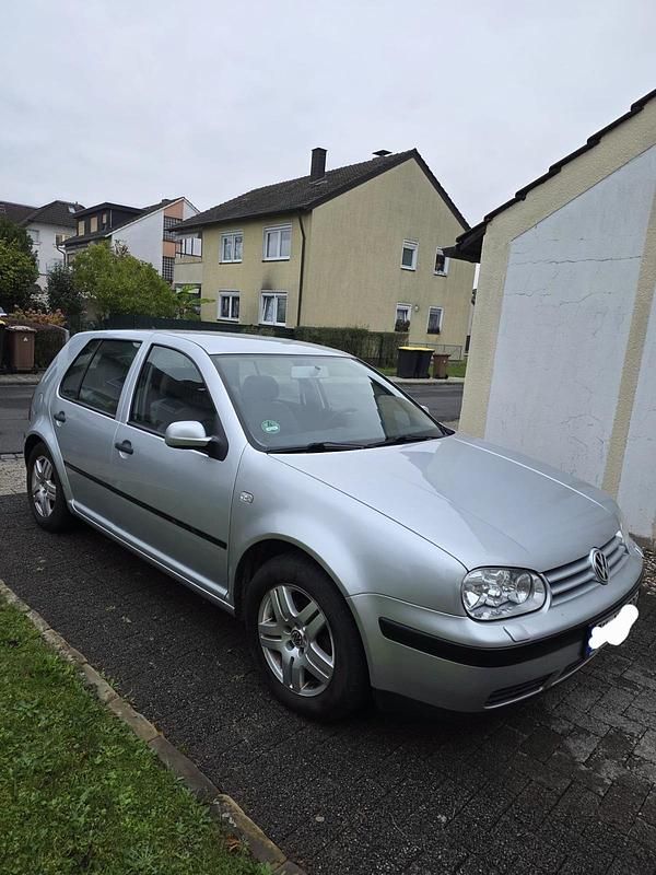 Silber Gebraucht 2001 VW Golf IV Kleinwagen | 2.250 € (Fairer Preis) - Bild 1/4