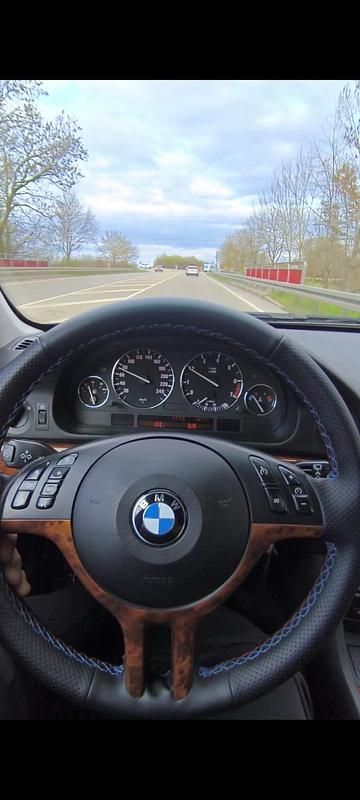 Second-hand BMW 520 170 CP (125 kW) 2002 Albastru Berlinǎ