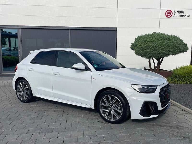 Weiß Gebraucht 2022 Audi A1 S-line plus Kleinwagen | 26.980 € (Fairer Preis) - Bild 1/4