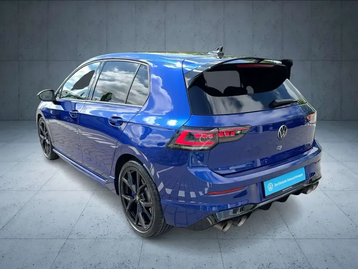 Gebraucht VW Golf VIII R 333 PS (244 kW) 2025 Lapiz blue metallic Limousine