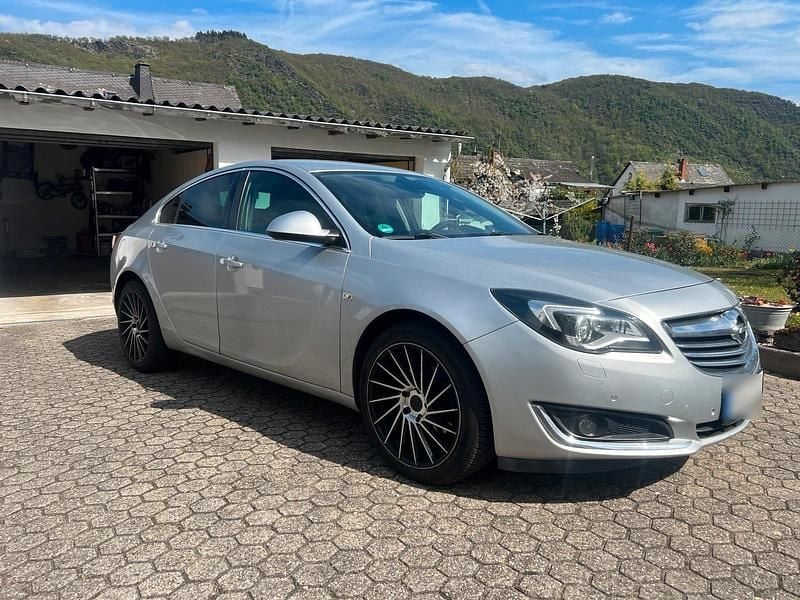Gebraucht Opel Insignia 163 PS (119 kW) 2014 Silber Coupé