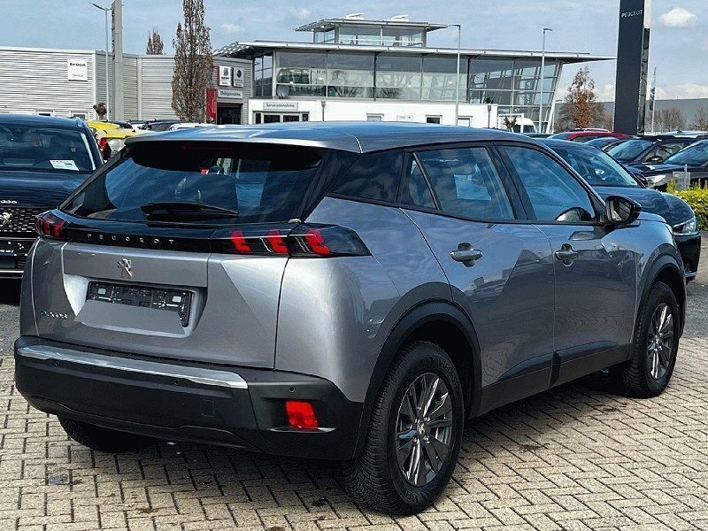 Silber Gebraucht 2022 Peugeot e-2008 Active SUV | 19.149 € (Guter Preis) - Bild 1/4