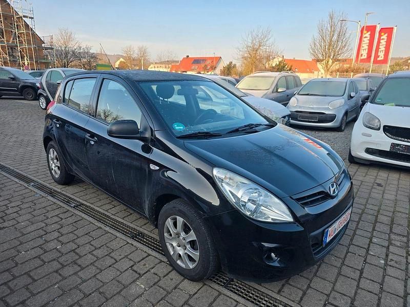 Gebraucht Hyundai i20 77 PS (56 kW) 2012 Schwarz Limousine