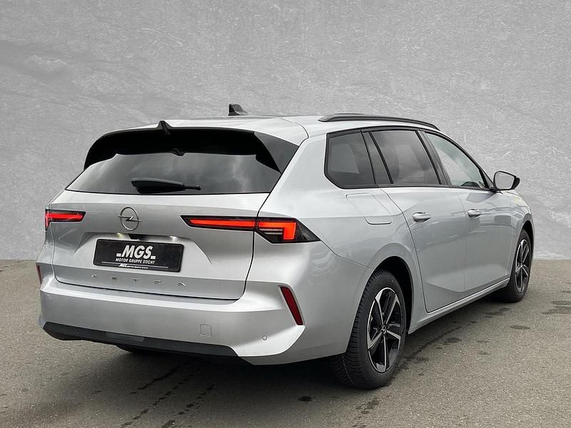 Gebraucht Opel Astra Enjoy 131 PS (96 kW) 2024 Kristall silber (metallic) Limousine