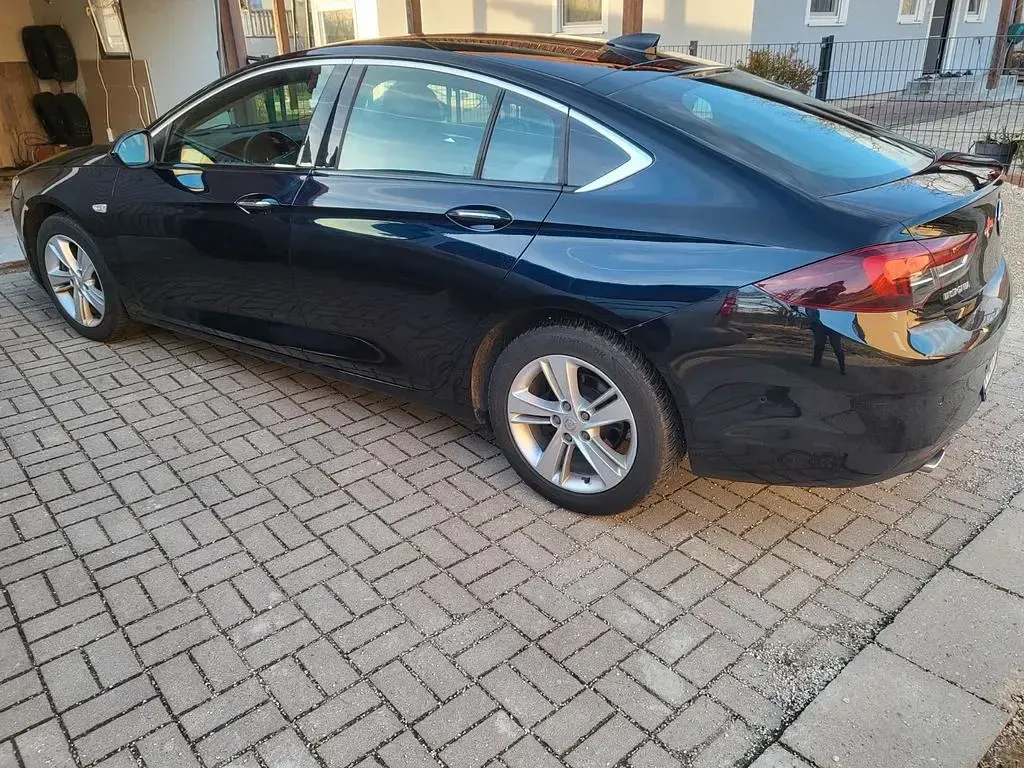 Gebraucht Opel Insignia Edition 170 PS (125 kW) 2017 Blau Limousine