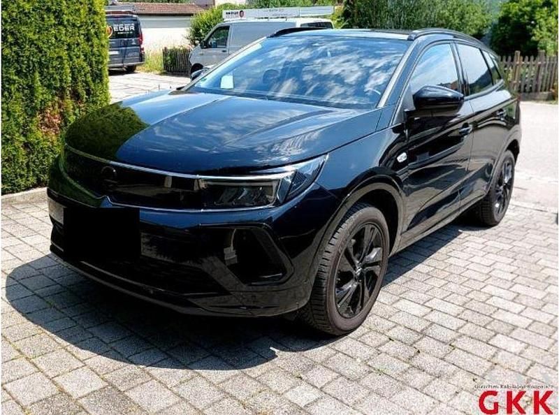 Schwarz lackierung schwarz perla nera/me (metallic) Gebraucht 2023 Opel Grandland X GS Line SUV | 22.980 € (Guter Preis) - Bild 1/4