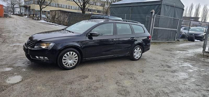 Gebraucht VW Passat Trendline 122 PS (89 kW) 2012 Schwarz Kombi