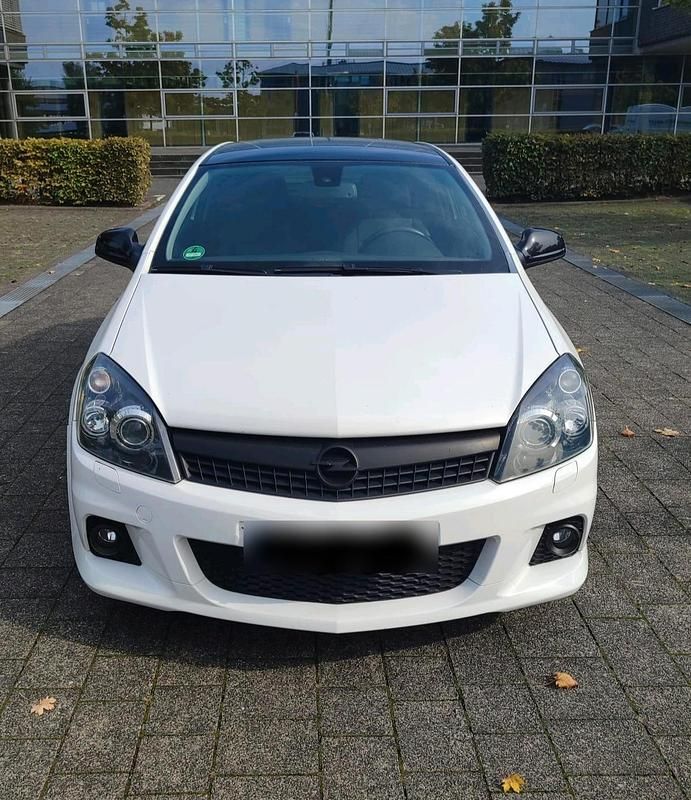 Gebraucht Opel Astra 116 PS (85 kW) 2010 Weiß Coupé
