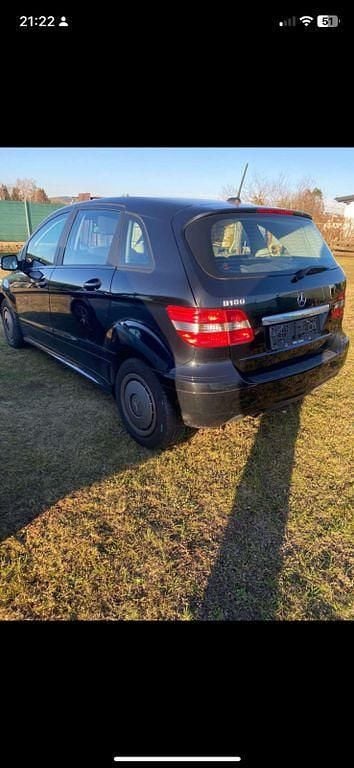 Gebraucht Mercedes B180 116 PS (85 kW) 2011 Schwarz Van / Kleinbus