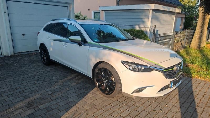 Weiß Gebraucht 2016 Mazda 6 Sports-Line Kombi | 11.600 € (Fairer Preis) - Bild 1/4