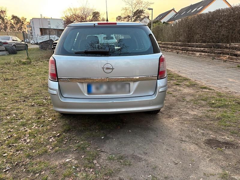 Gebraucht Opel Astra Catch Me 90 PS (66 kW) 2007 Silber Kombi