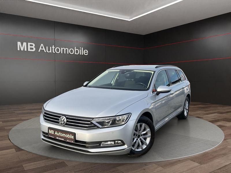 Gebraucht VW Passat 120 PS (88 kW) 2017 Silber Kombi