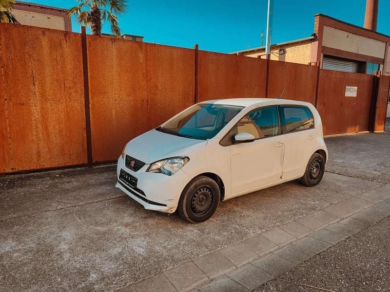 "candy" weiss Gebraucht 2021 Seat Mii Electric Basis Kleinwagen | 5.780 € - Bild 1/4
