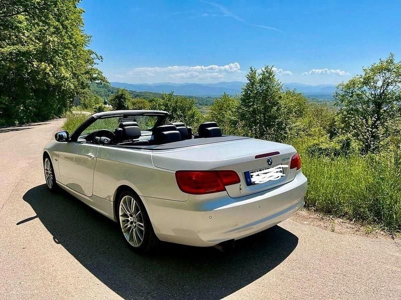 Weiß Gebraucht 2013 BMW 320 Cabriolet Cabrio | 14.800 € (Fairer Preis) - Bild 1/4