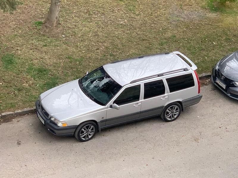 Silber Gebraucht 1999 Volvo XC70 SUV | 3.300 € (Superpreis) - Bild 1/4