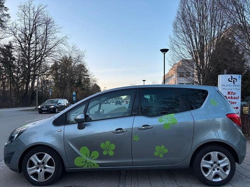 Gebraucht Opel Meriva Innovation 101 PS (74 kW) 2010 Silbersee/perl silber (m2) Van / Kleinbus