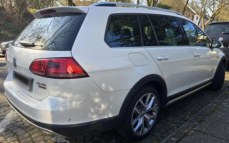 Gebraucht VW Golf Alltrack 184 PS (135 kW) 2015 Weiß Kombi