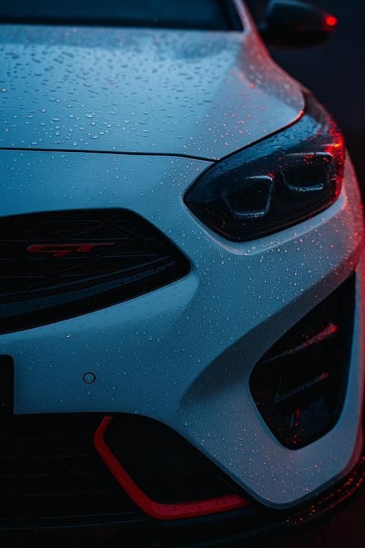Weiß Gebraucht 2022 Kia ProCeed GT Kleinwagen | 26.900 € (Fairer Preis) - Bild 1/4